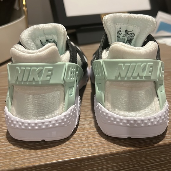 NEW Nike huarache Walker size 9. White sea foam black - Picture 7 of 7